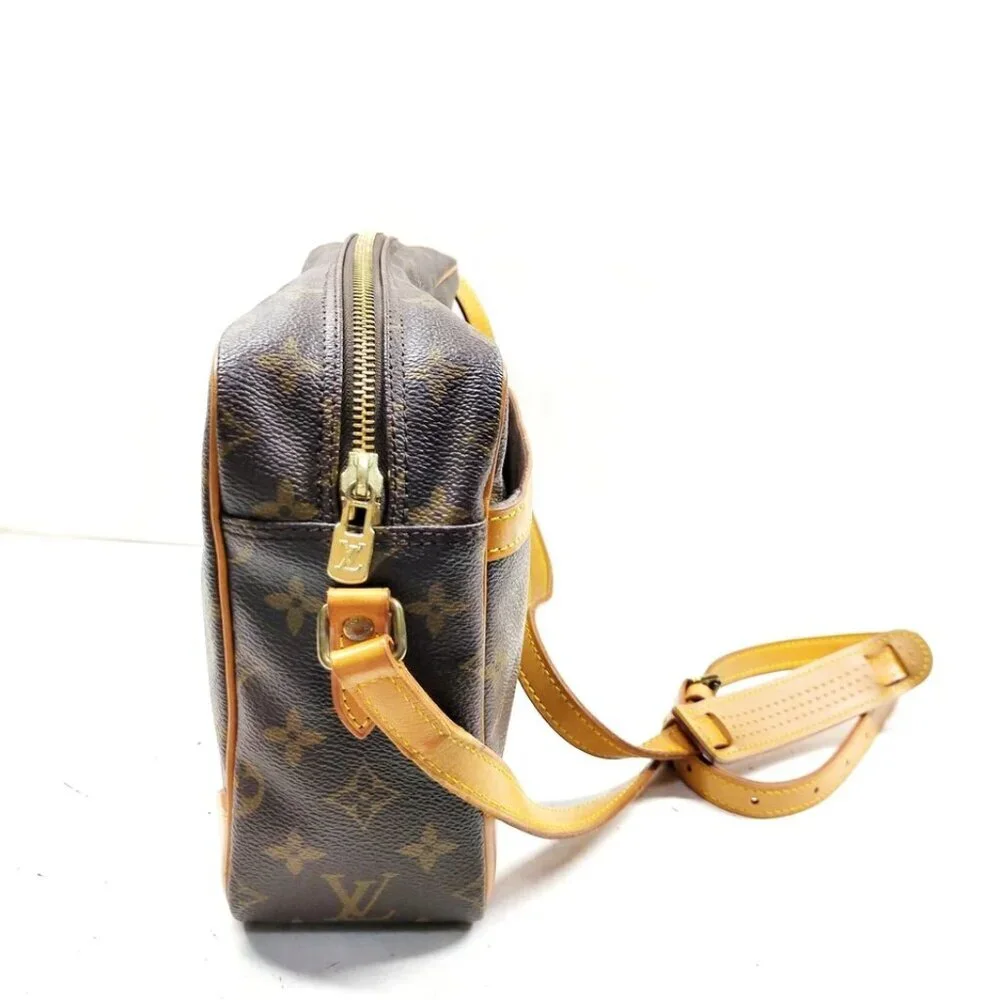 Louis Vuitton LV Crossbody bag Trocadero 30 Brown Monogram 450-052125